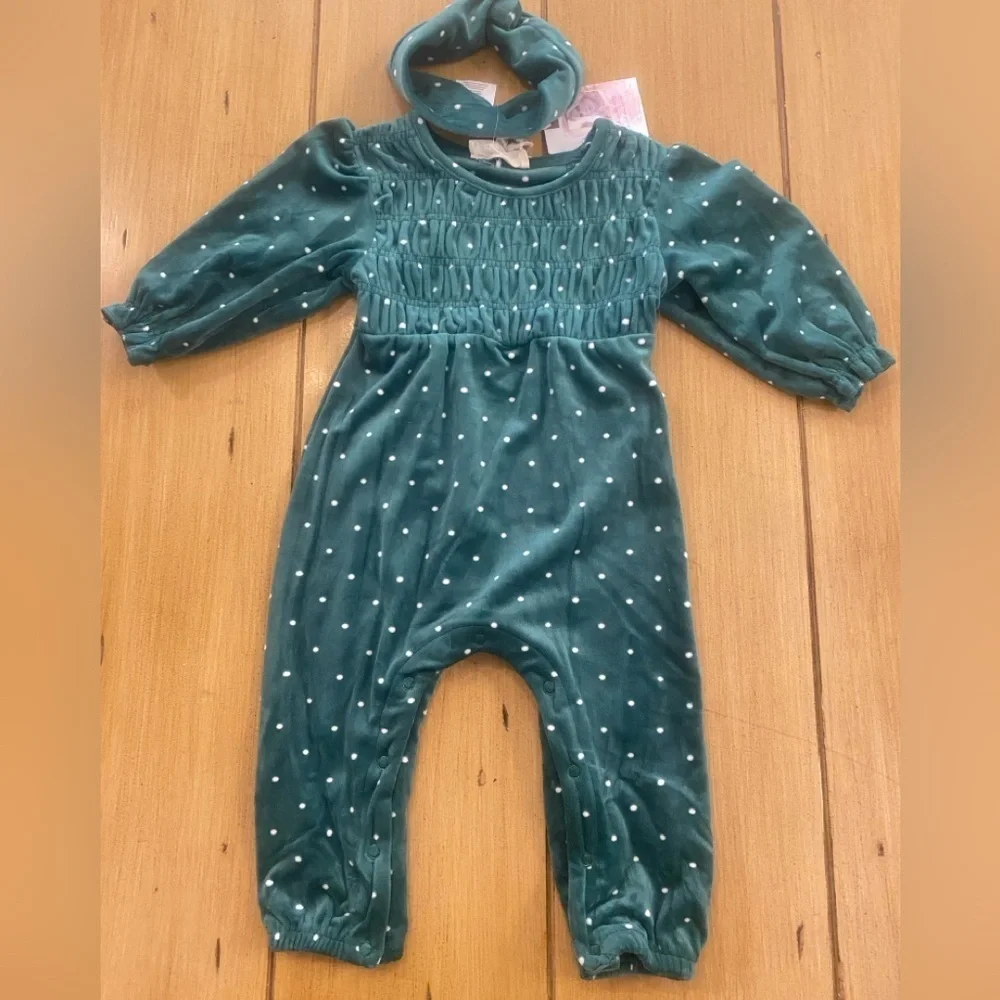 Infant Winter Christmas Holidays Green White Onsie Headband New 6/9 months